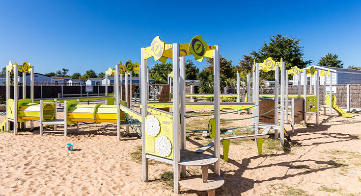 parcours de l'aire de jeux du camping Le Clarys Plage