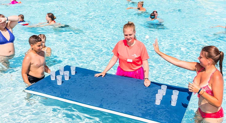 animation jeu au parc aquatique du camping Le Clarys Plage