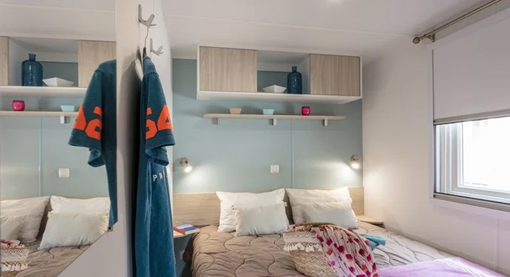 chambre matrimoniale des locations du camping Le Clarys Plage