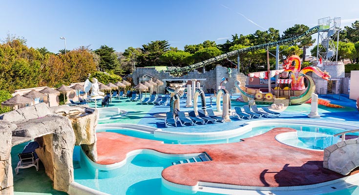 vue générale du parc aquatique du camping Le Clarys Plage