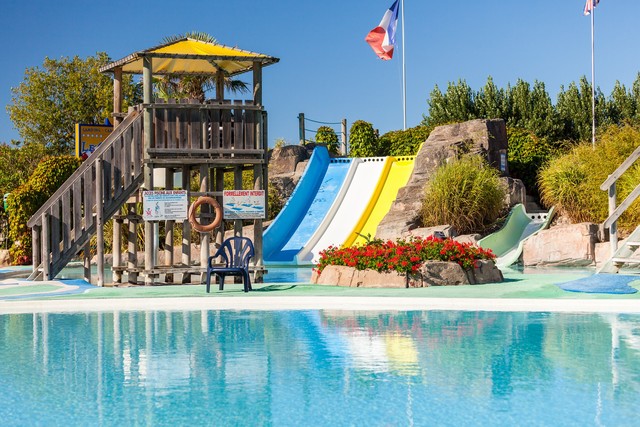 piscines chauffée au camping le domaine du clarys